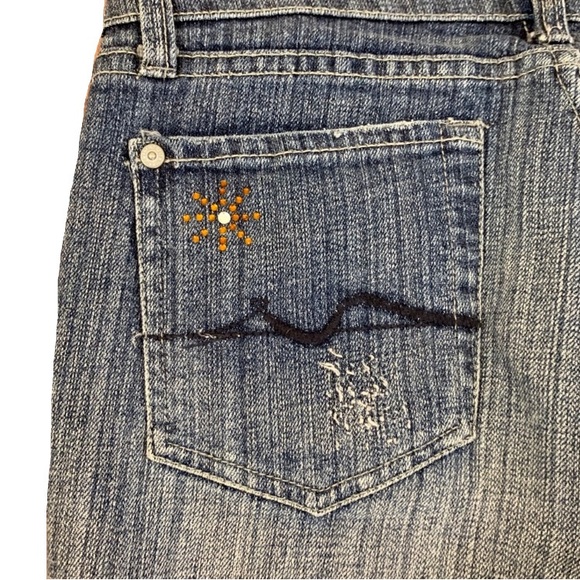 7 For All Mankind Distressed
Embellished Bootcut size 27 - Picture 12 of 14